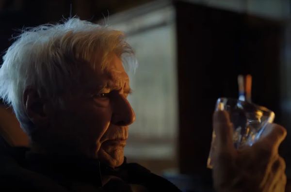 Harrison Ford trying a dram of Glenmorangie